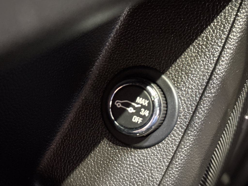 Used 2023 Chevrolet Traverse Premier image 37