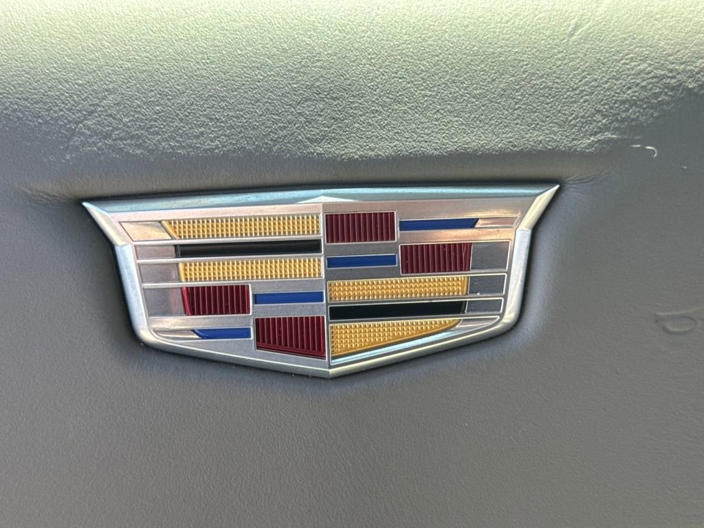 Used 2024 Cadillac Escalade Sport Platinum w/ LPO, ONYX Package image 28