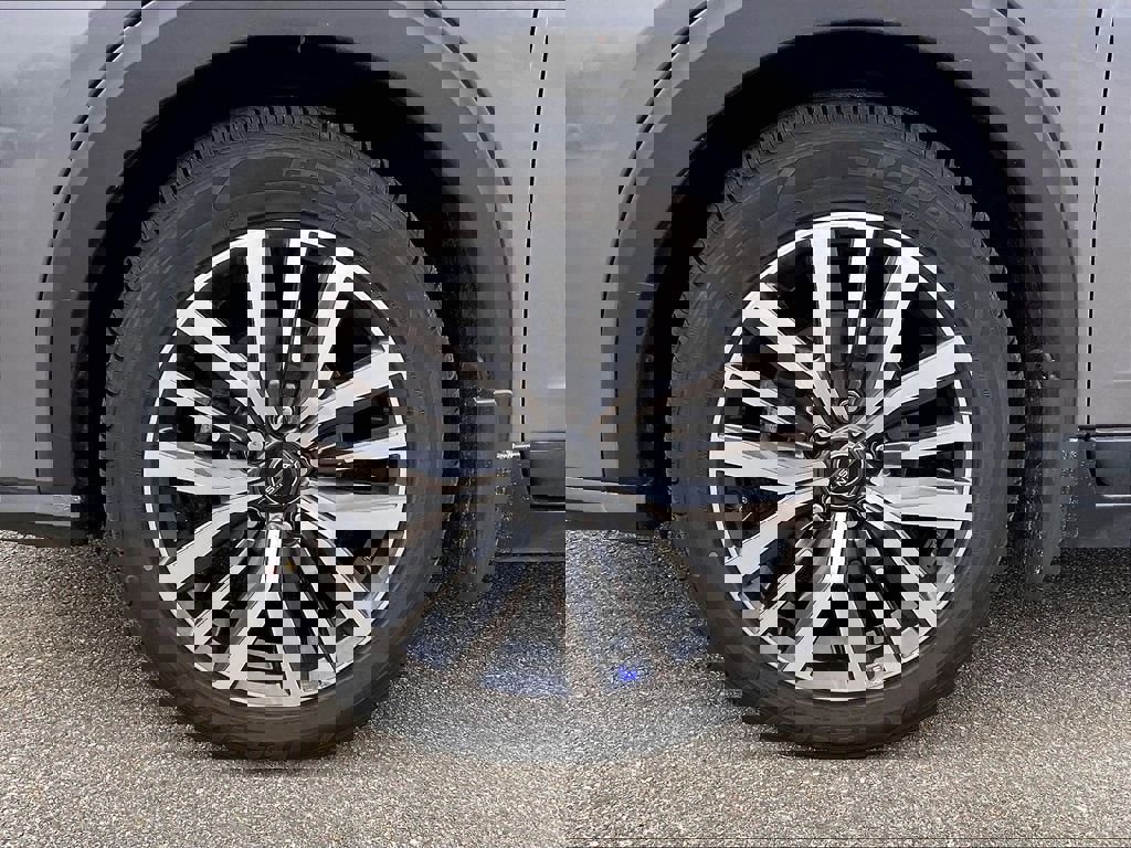 Used 2023 Nissan Kicks SV FWD image 7