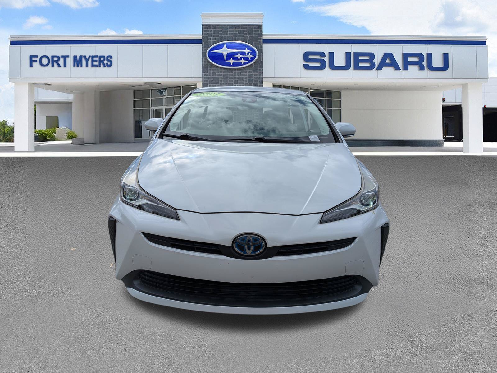 Used 2021 Toyota Prius L Eco FWD image 9