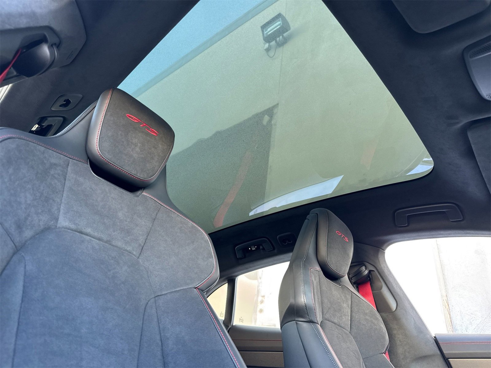 Used 2024 Porsche Taycan GTS image 19