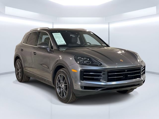 Certified 2025 Porsche Cayenne image 3