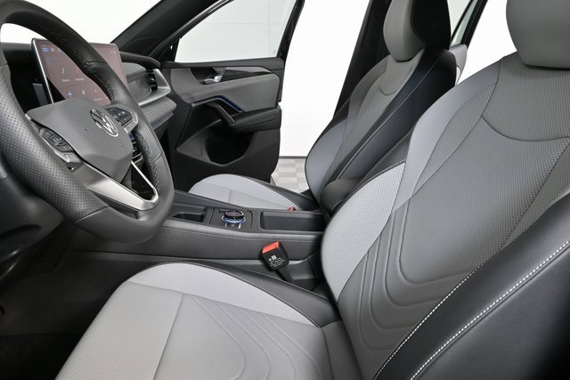 New 2026 Volkswagen Tiguan SE R-Line image 5