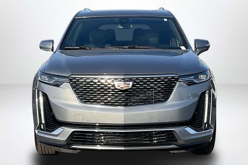 Used 2023 Cadillac XT6 Premium Luxury image 2