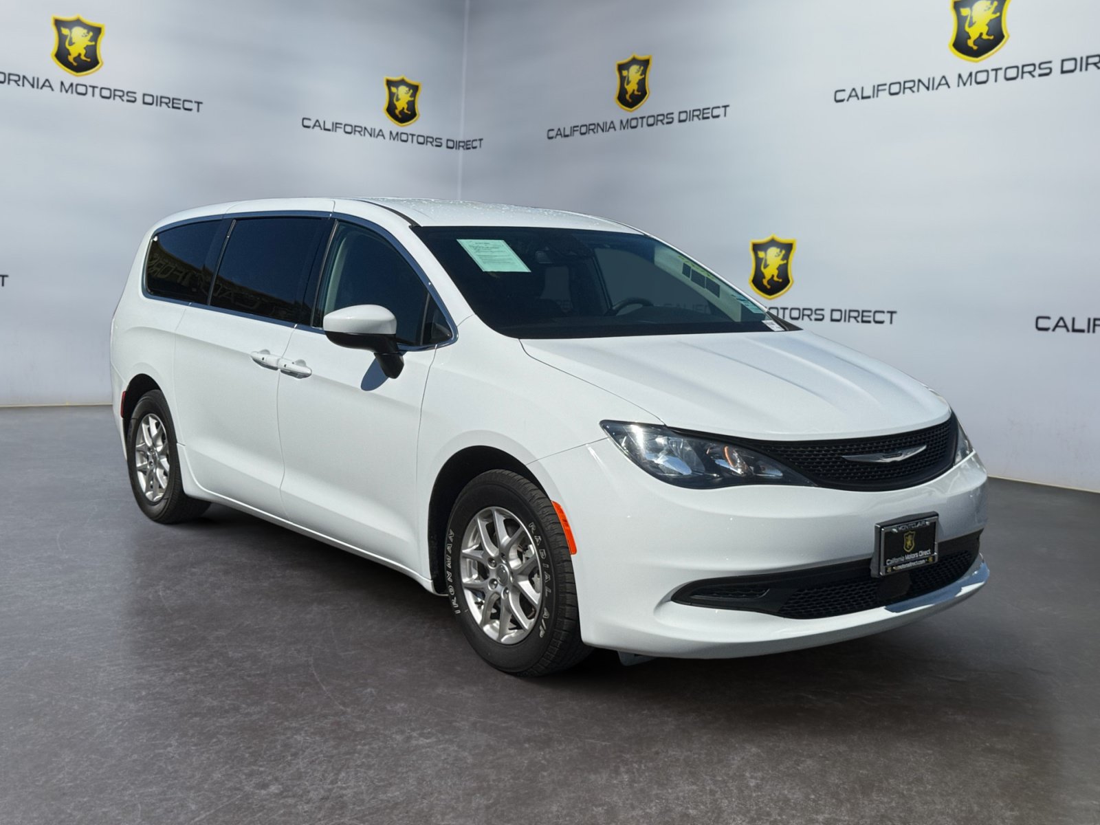 Used 2023 Chrysler Voyager LX FWD image 7