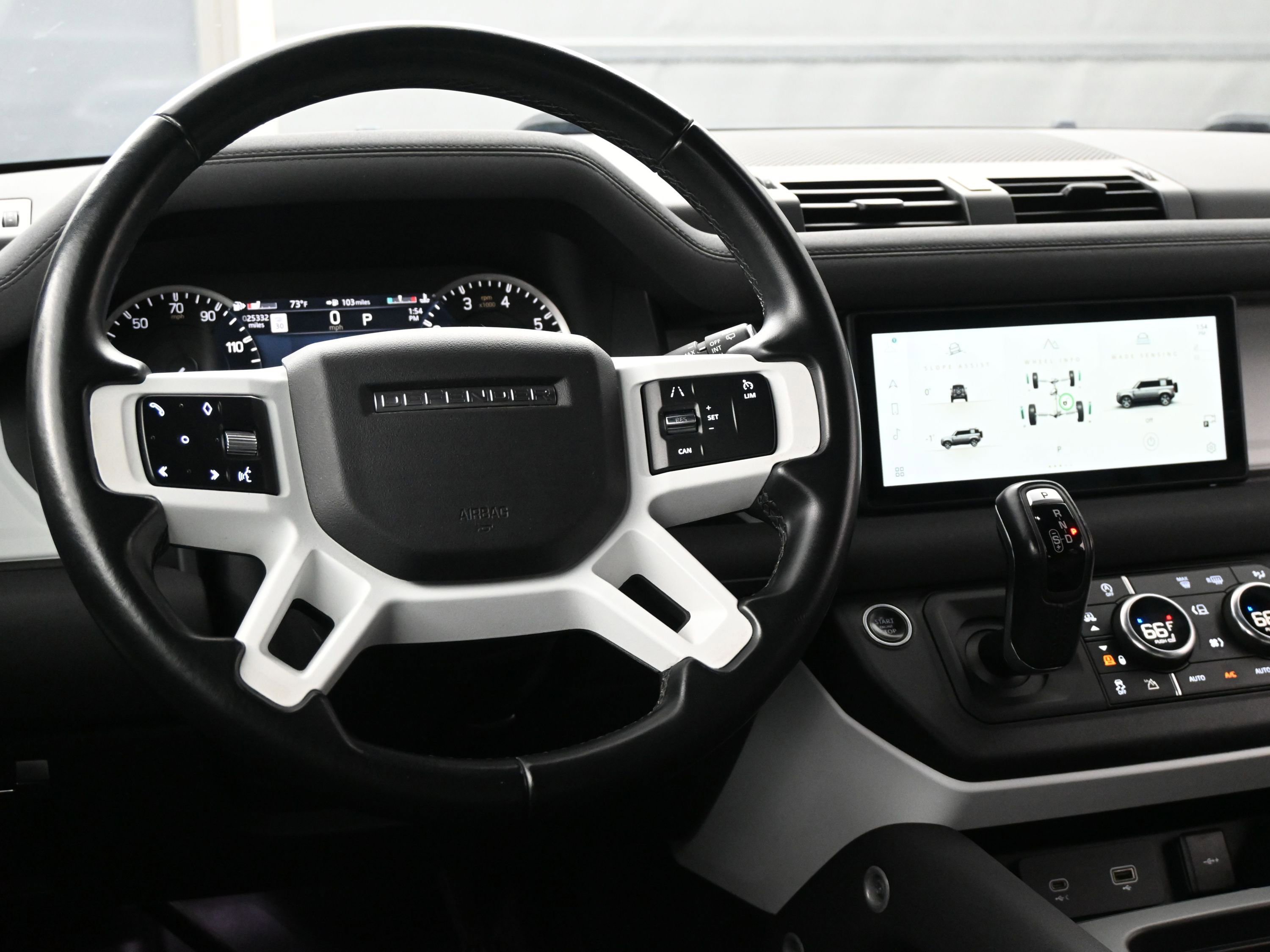 Certified 2023 Land Rover Defender 110 X-Dynamic SE image 7