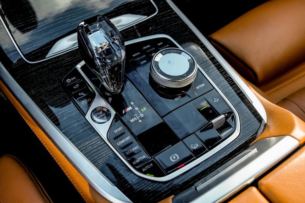 Used 2021 BMW X7 M50i w/ Executive Package image 27