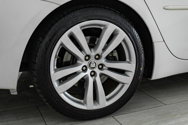 Used 2012 Jaguar XJ L image 55