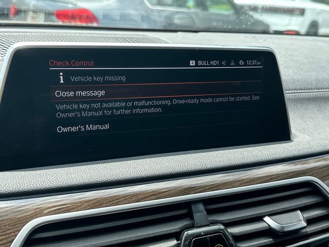 Used 2020 BMW 740i w/ Premium Package RWD image 28