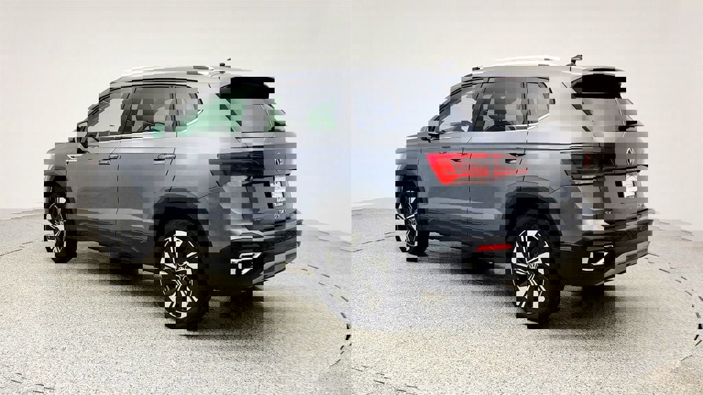 Used 2024 Volkswagen Taos SE AWD/4WD image 7