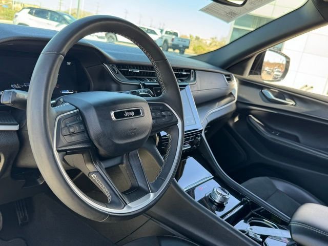 Used 2023 Jeep Grand Cherokee L Laredo image 21