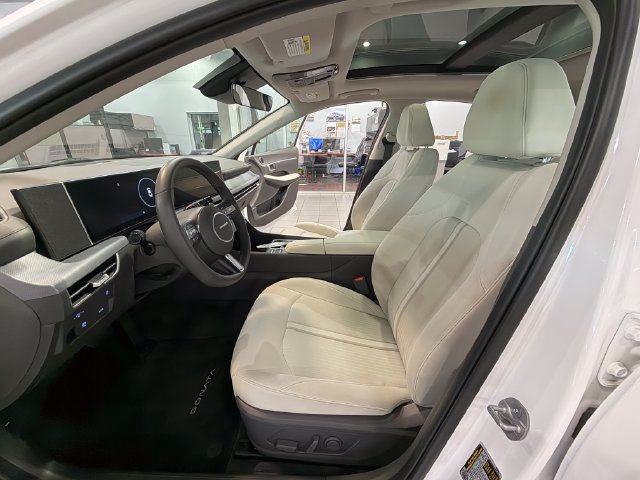 Used 2025 Hyundai Sonata SEL FWD image 11