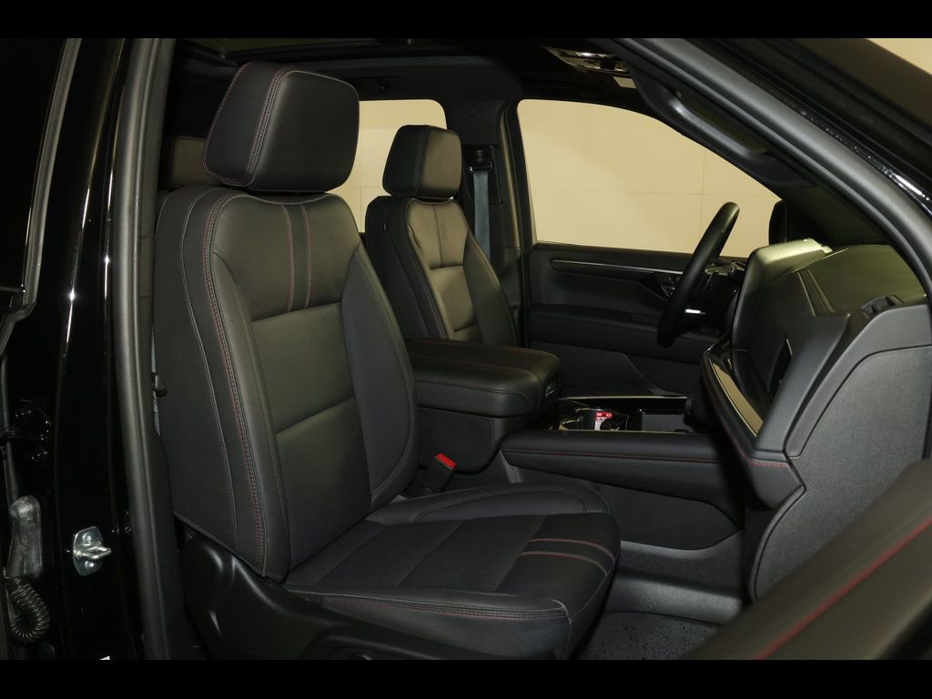 Used 2025 Chevrolet Suburban RST w/ RST Capability Package AWD/4WD image 35