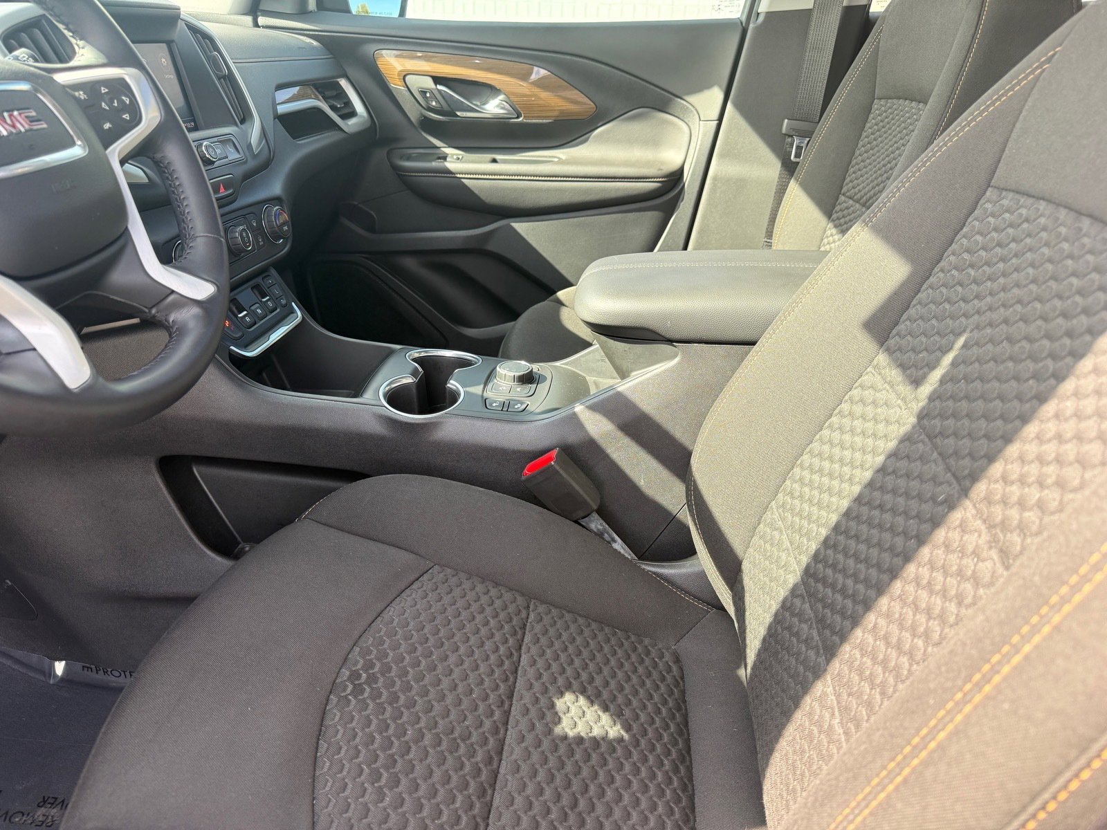 Used 2020 GMC Terrain SLE w/ Driver Convenience Package image 11