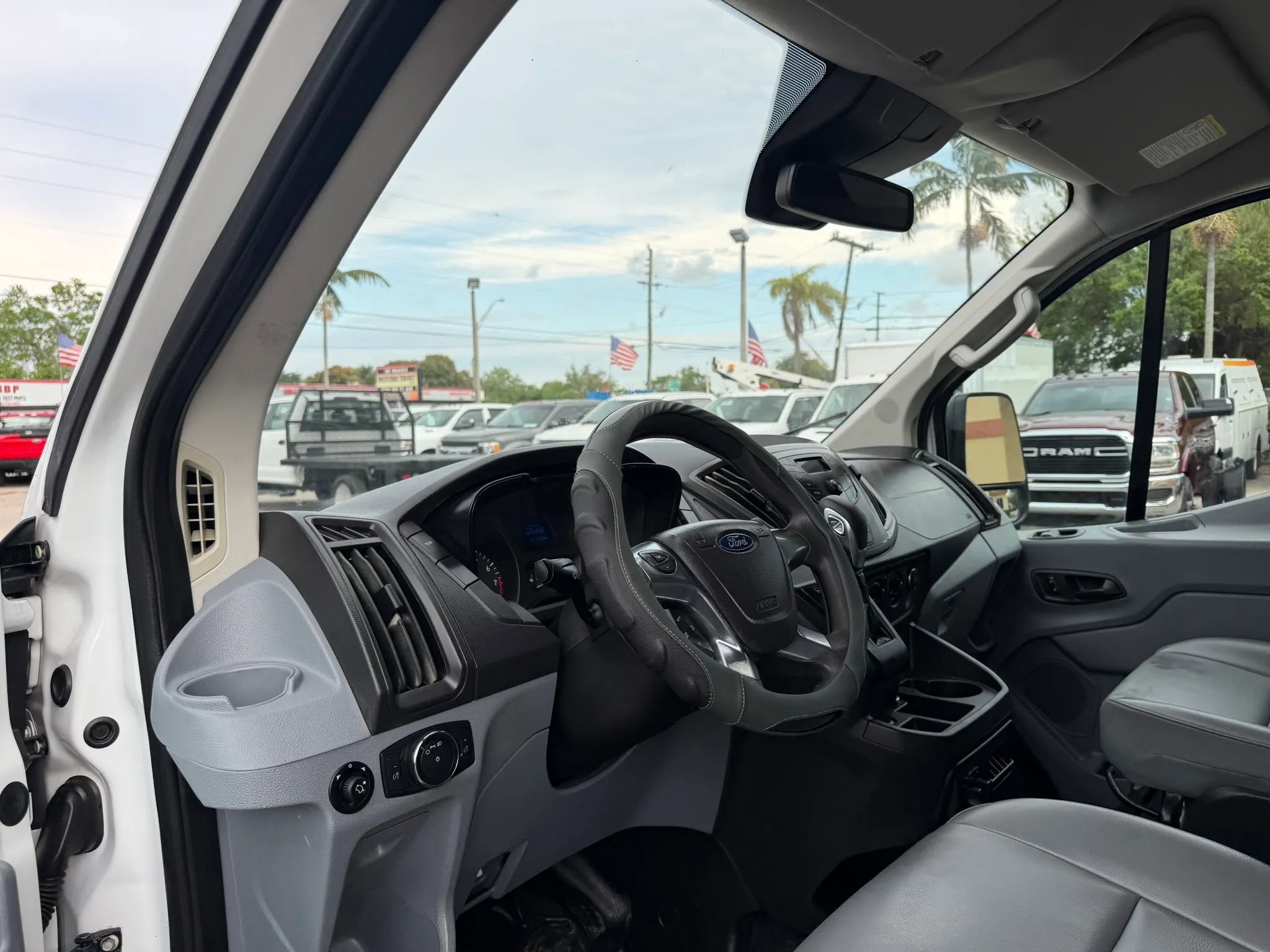 Used 2019 Ford Transit 250 148 Low Roof RWD image 12
