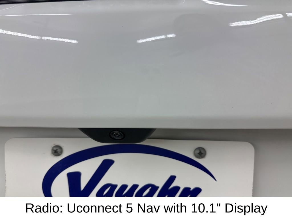 Used 2025 Jeep Grand Cherokee Limited image 16