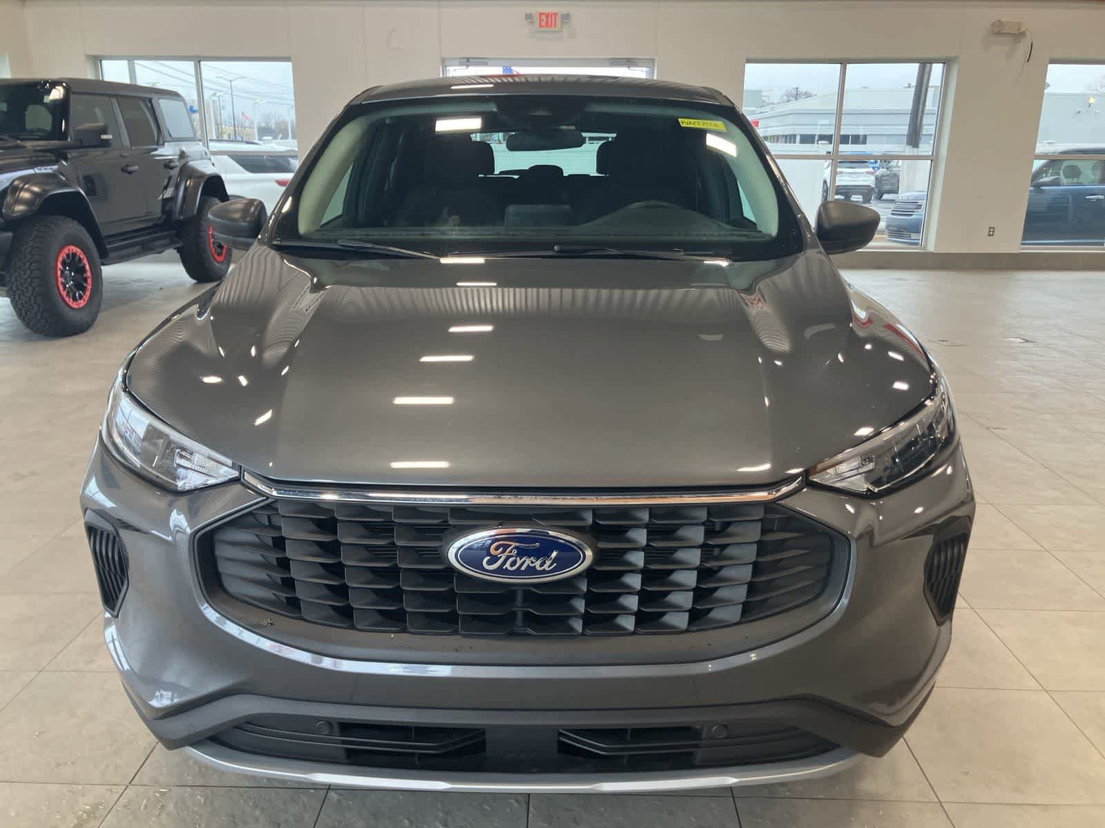 Used 2023 Ford Escape Active AWD/4WD image 2