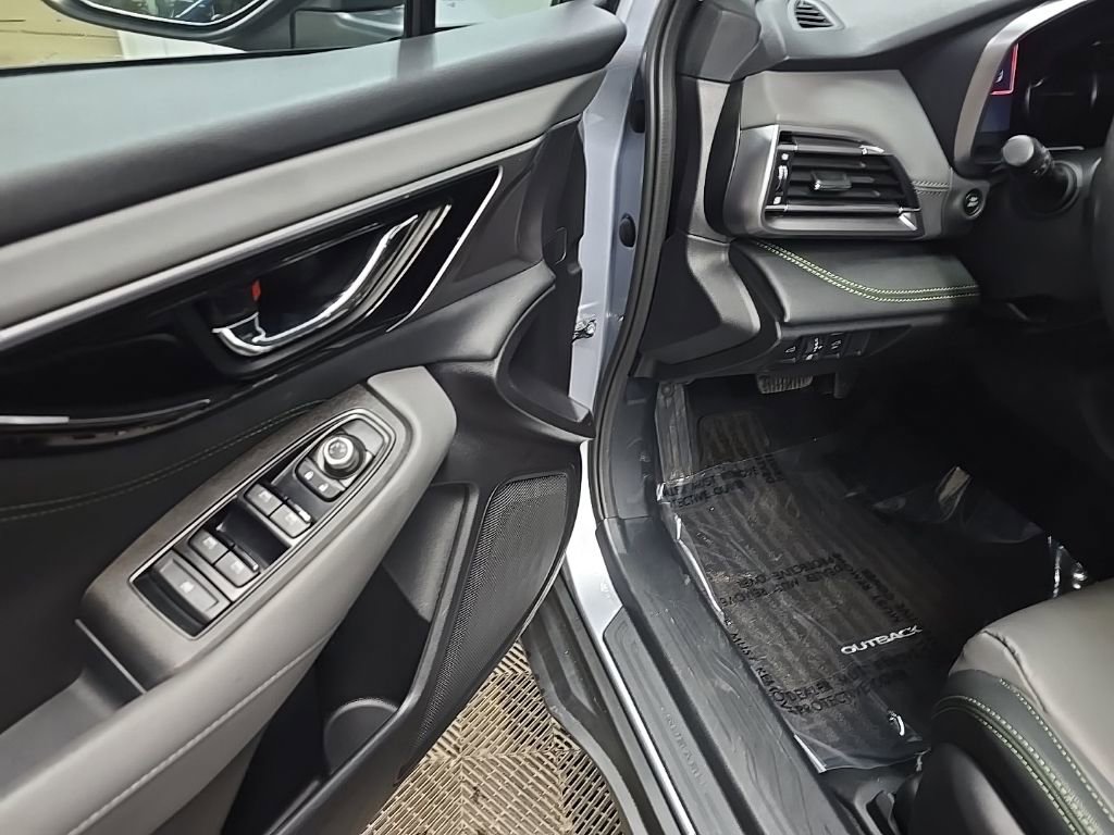 Used 2023 Subaru Outback Onyx Edition image 29
