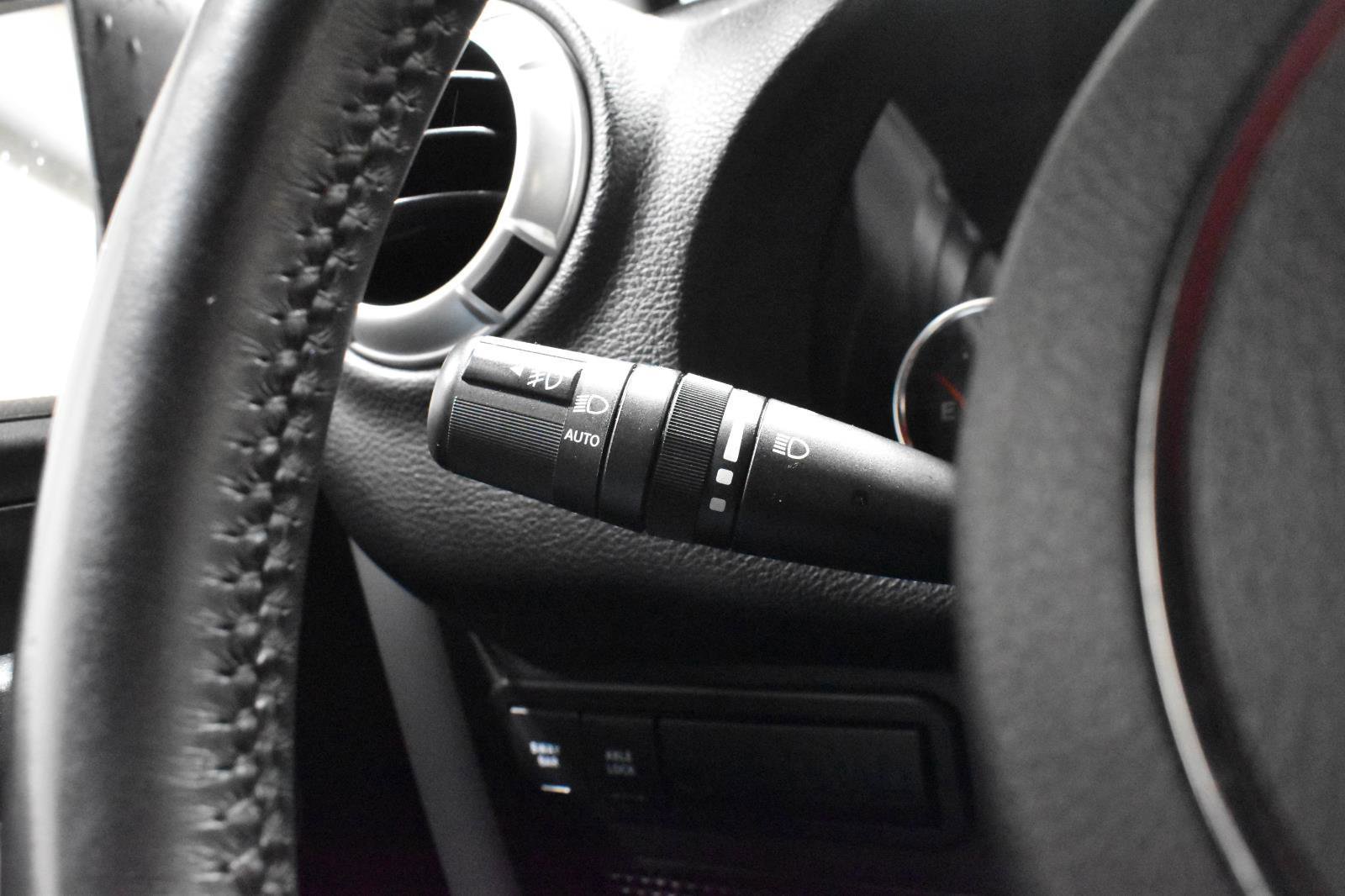Used 2015 Jeep Wrangler Unlimited Rubicon w/ Connectivity Group image 10