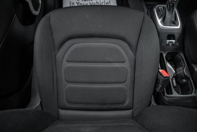 Used 2019 Jeep Renegade Latitude w/ Cold Weather Group image 39