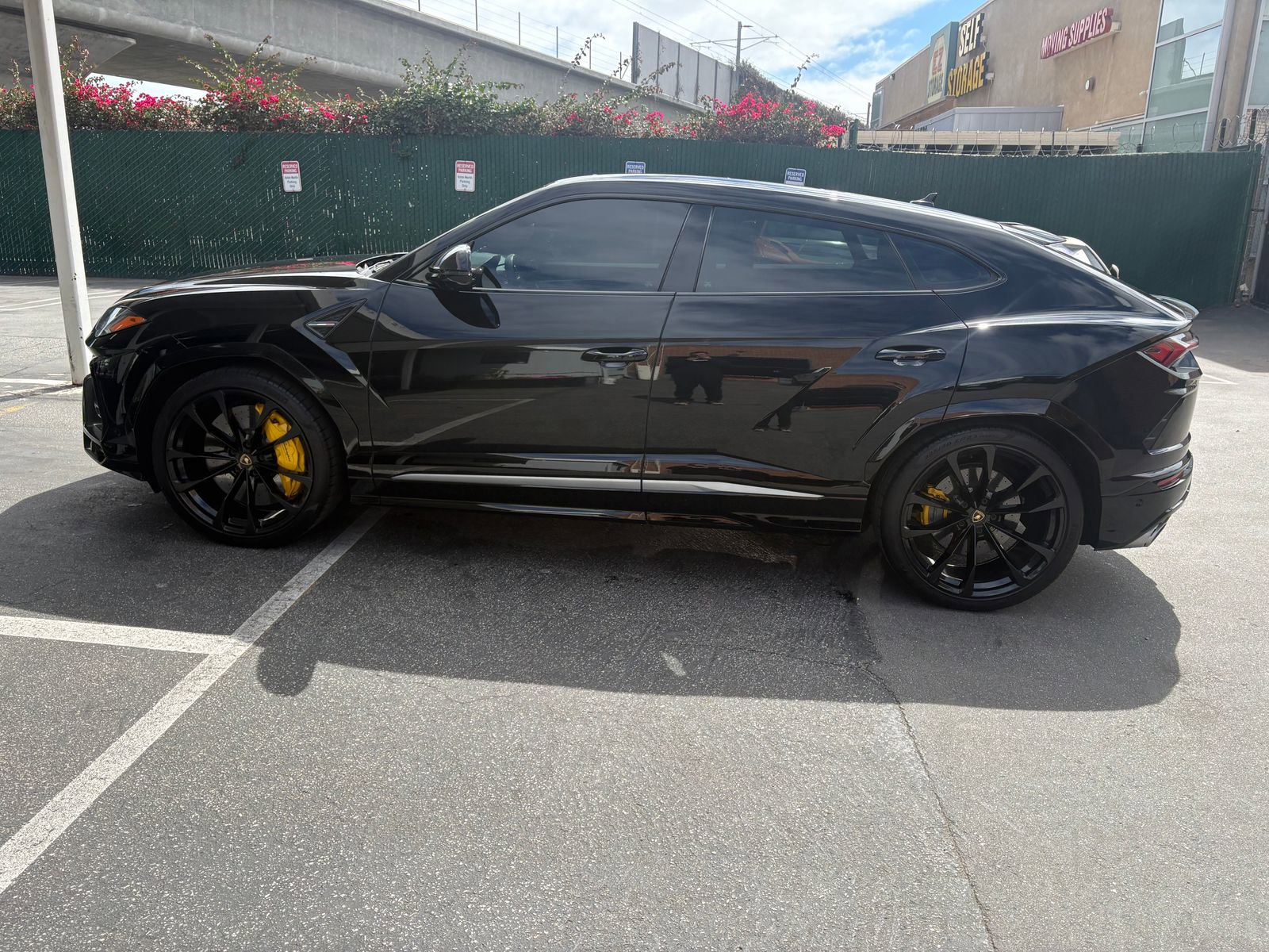 Used 2021 Lamborghini Urus AWD/4WD image 2