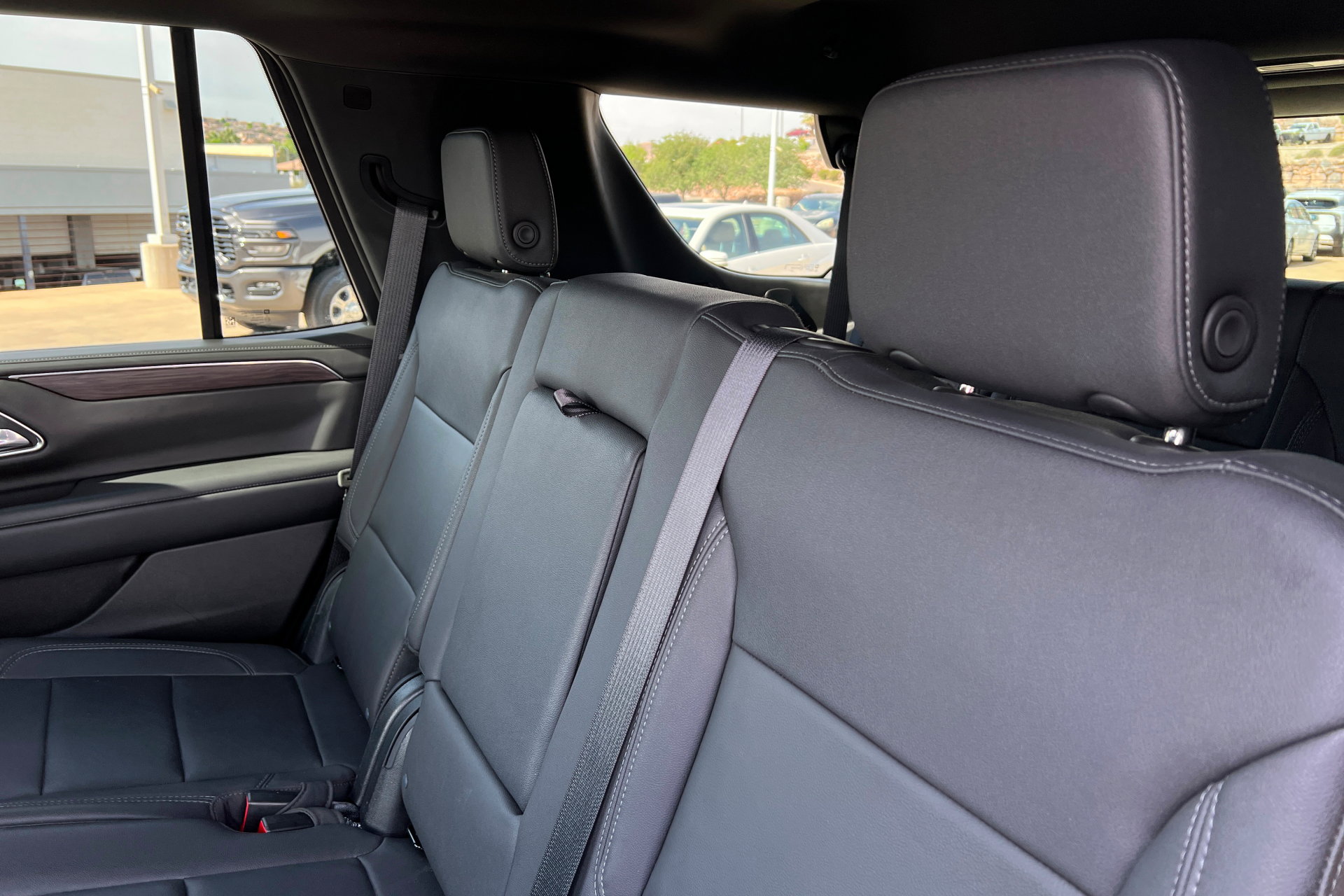 Used 2023 Chevrolet Tahoe LT w/ Luxury Package image 21