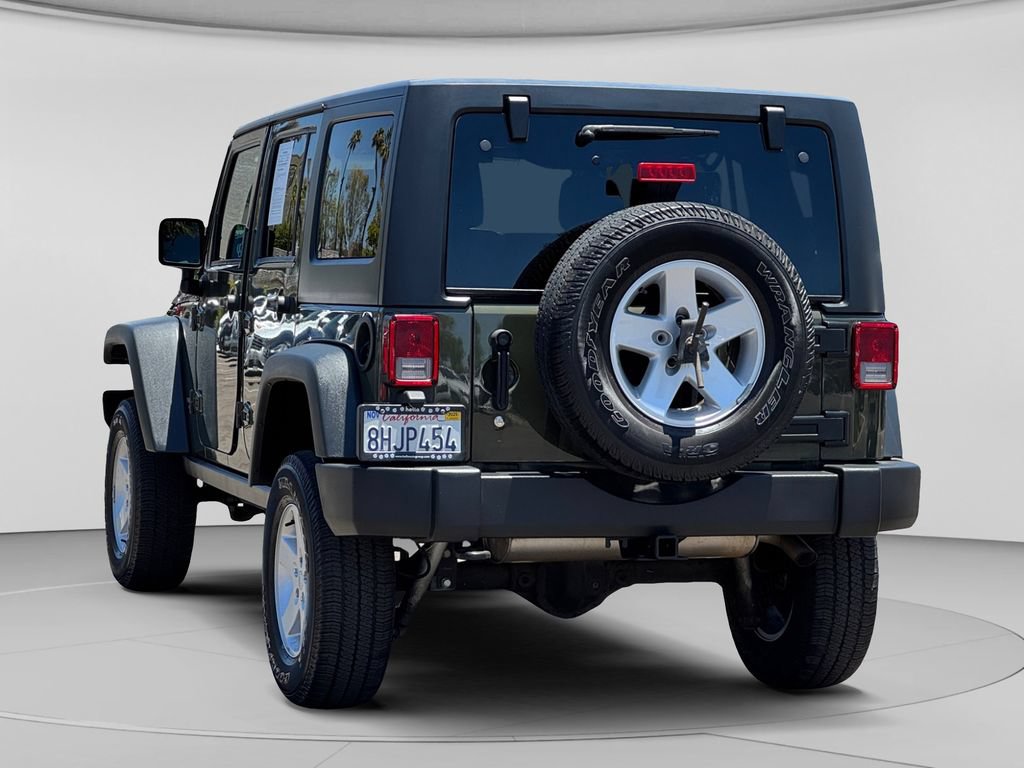 Used 2016 Jeep Wrangler Unlimited Rubicon w/ Connectivity Group AWD/4WD image 32