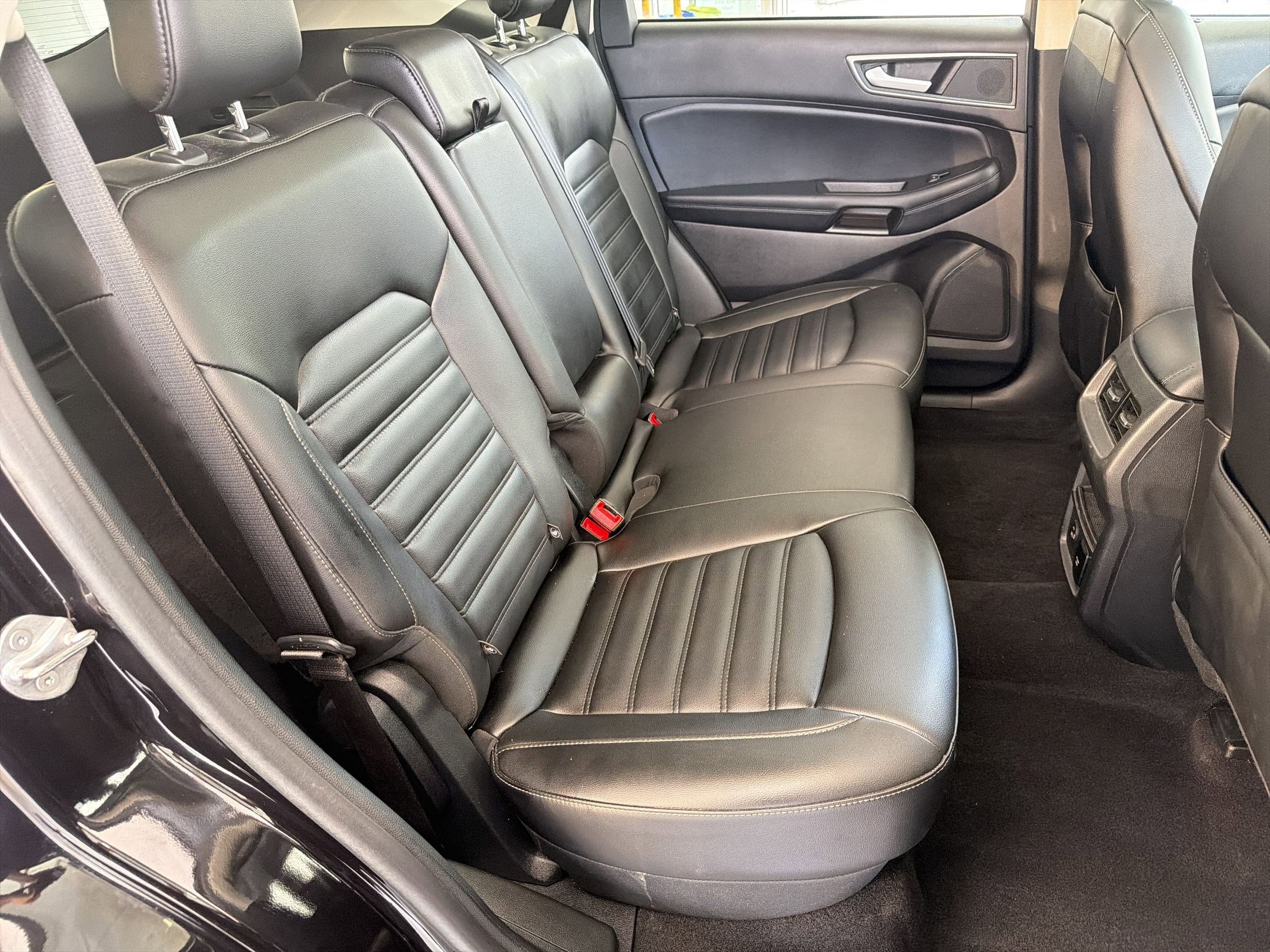 Used 2021 Ford Edge SEL w/ Convenience Package image 29