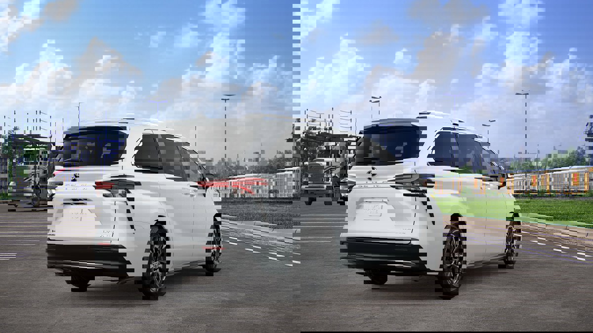 New 2026 Toyota Sienna Platinum AWD/4WD image 9