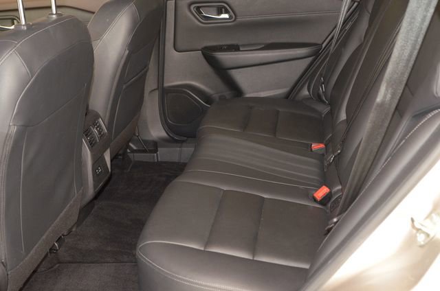 Used 2023 Nissan Rogue SL image 17