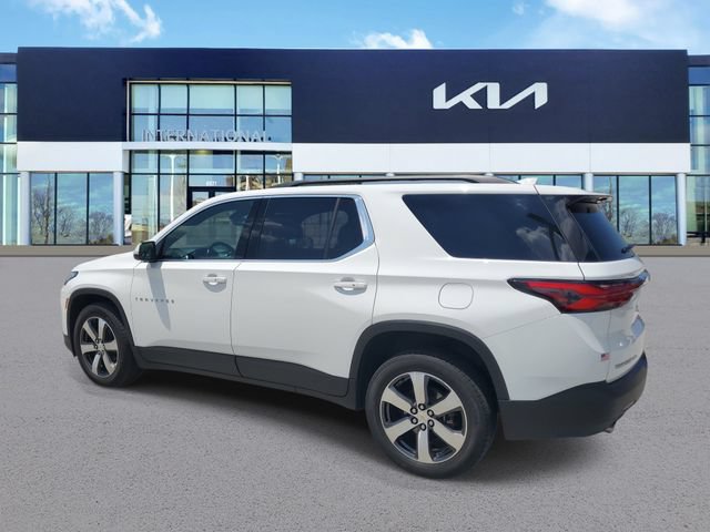 Used 2023 Chevrolet Traverse LT w/ LT Premium Package AWD/4WD image 4