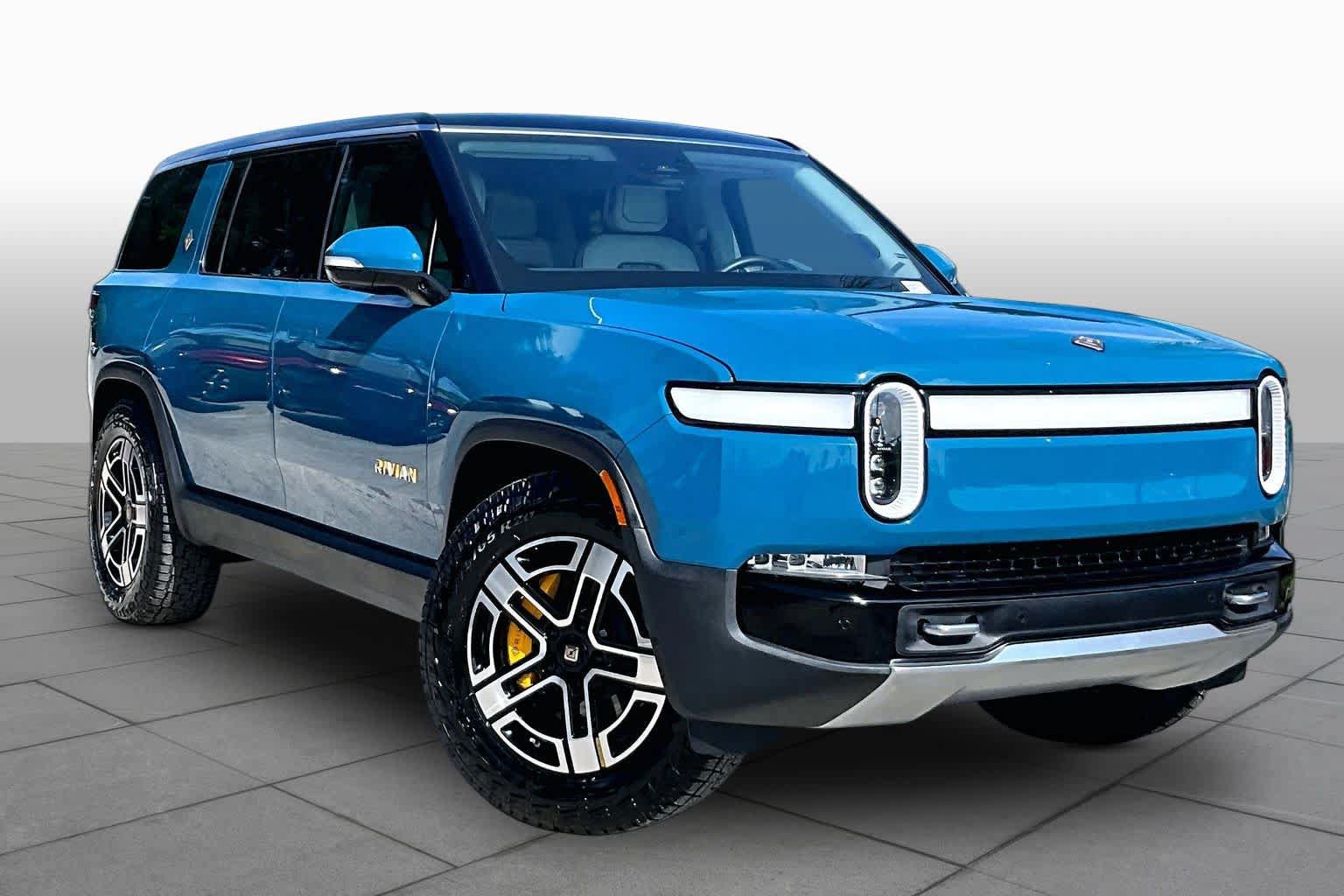 Used 2023 Rivian R1S Adventure AWD/4WD image 2