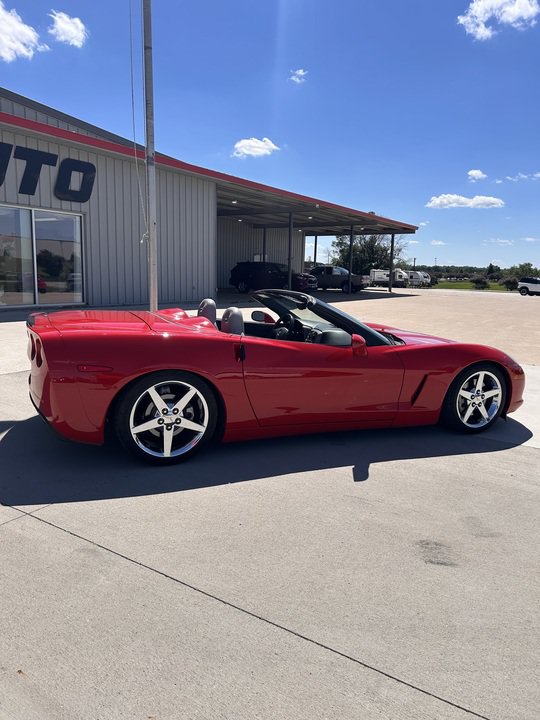 Used 2007 Chevrolet Corvette Convertible w/ Preferred Equipment Group RWD image 11