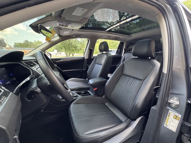 Used 2023 Volkswagen Tiguan SE w/ Panoramic Sunroof Package AWD/4WD image 27