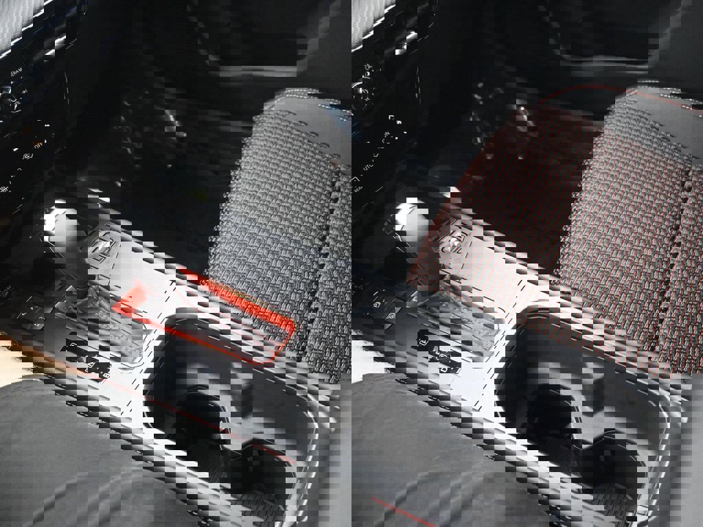 New 2026 Nissan Kicks SR image 17