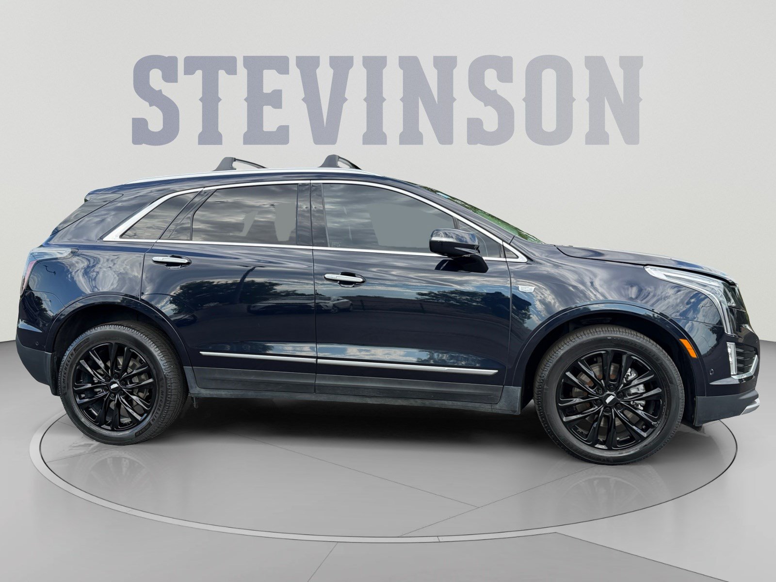 Used 2022 Cadillac XT5 Premium Luxury w/ Technology Package AWD/4WD image 6