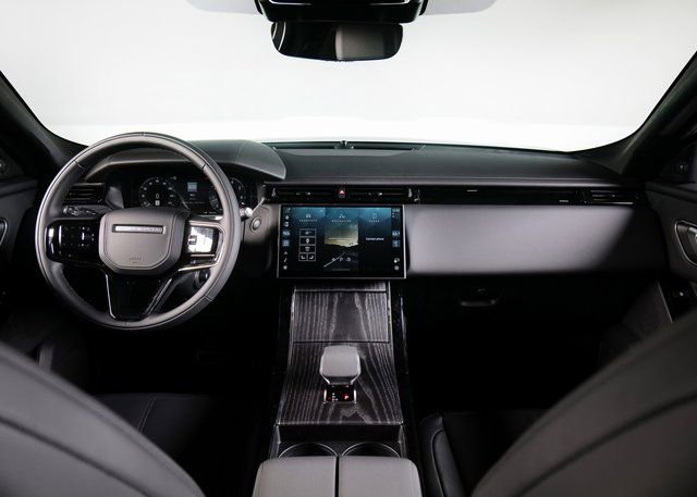 New 2026 Land Rover Range Rover Velar Dynamic SE image 4