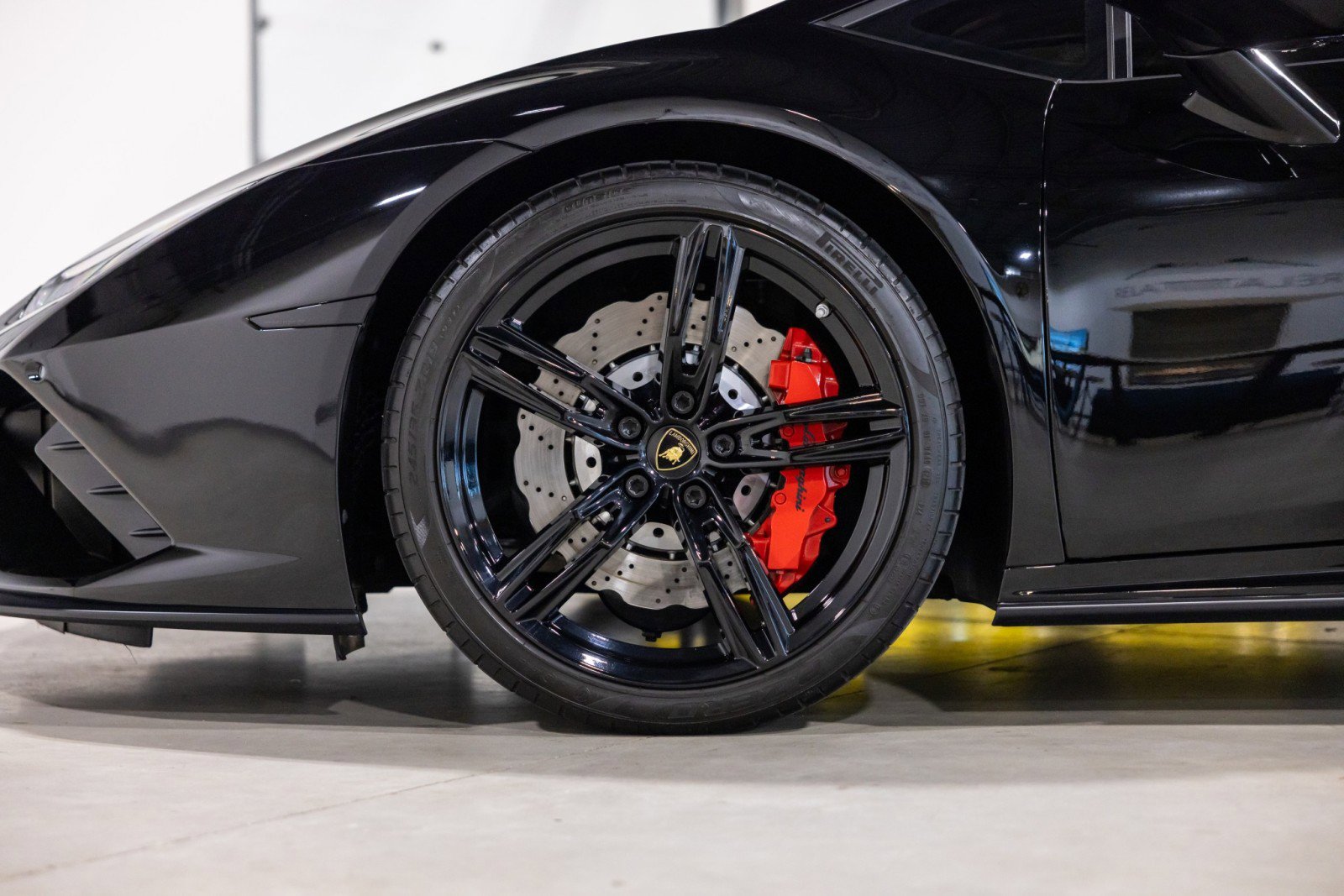 Used 2020 Lamborghini Huracan EVO image 20