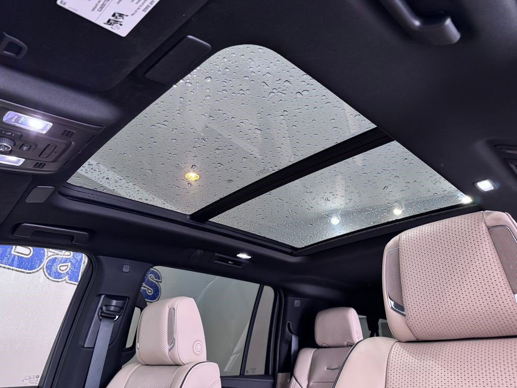 Certified 2023 Cadillac Escalade ESV Premium Luxury w/ Performance Package AWD/4WD image 27