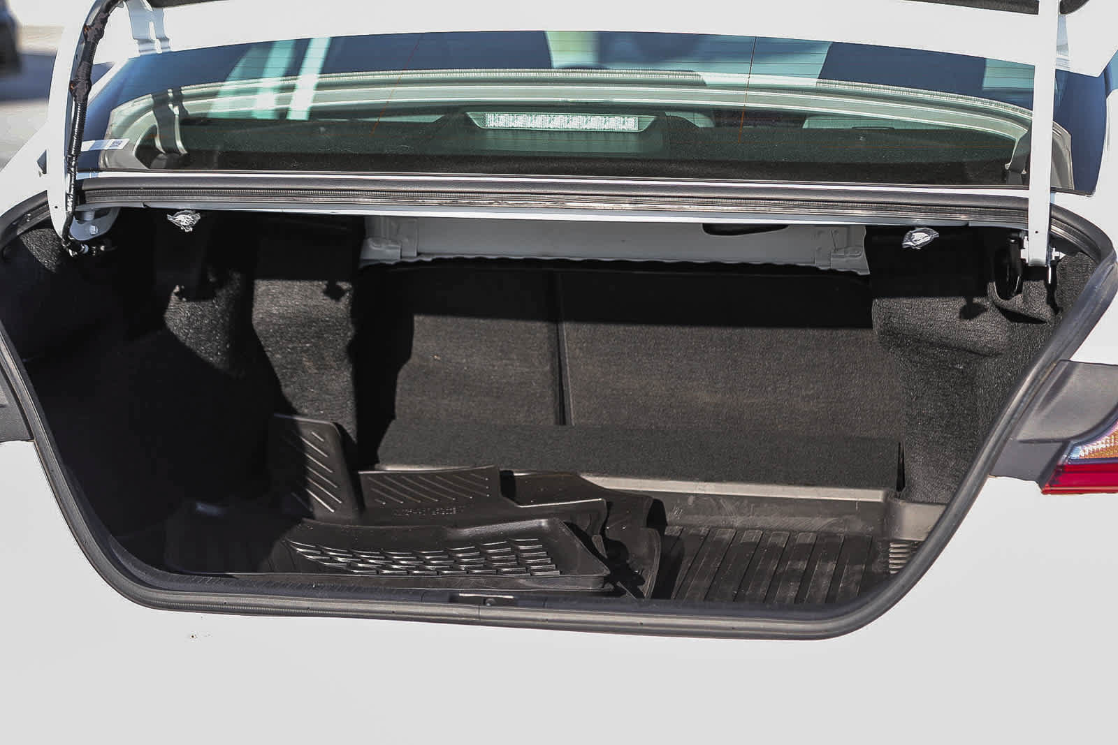 Used 2025 Toyota Camry LE w/ Convenience Package FWD image 25