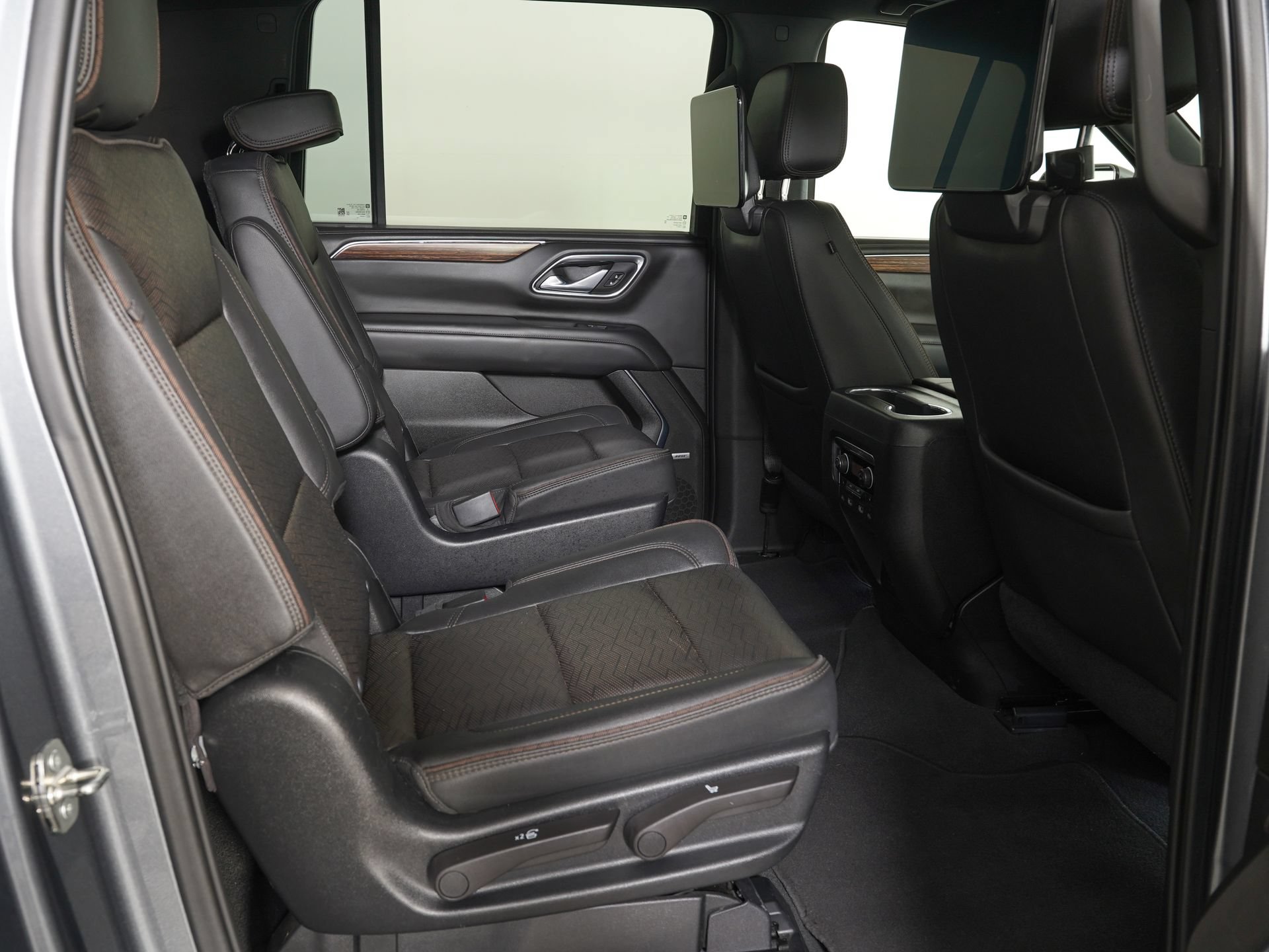 Used 2021 Chevrolet Suburban High Country AWD/4WD image 9