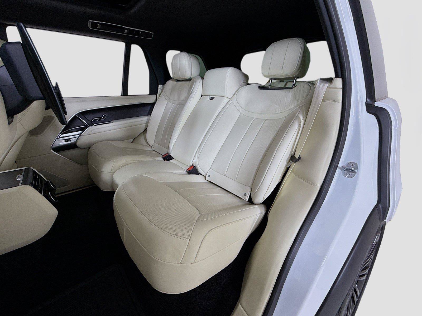 Used 2023 Land Rover Range Rover Long Wheelbase Autobiography AWD/4WD image 16