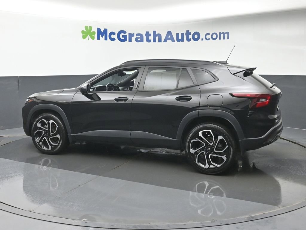 Used 2024 Chevrolet Trax RS w/ Sunroof Package image 18