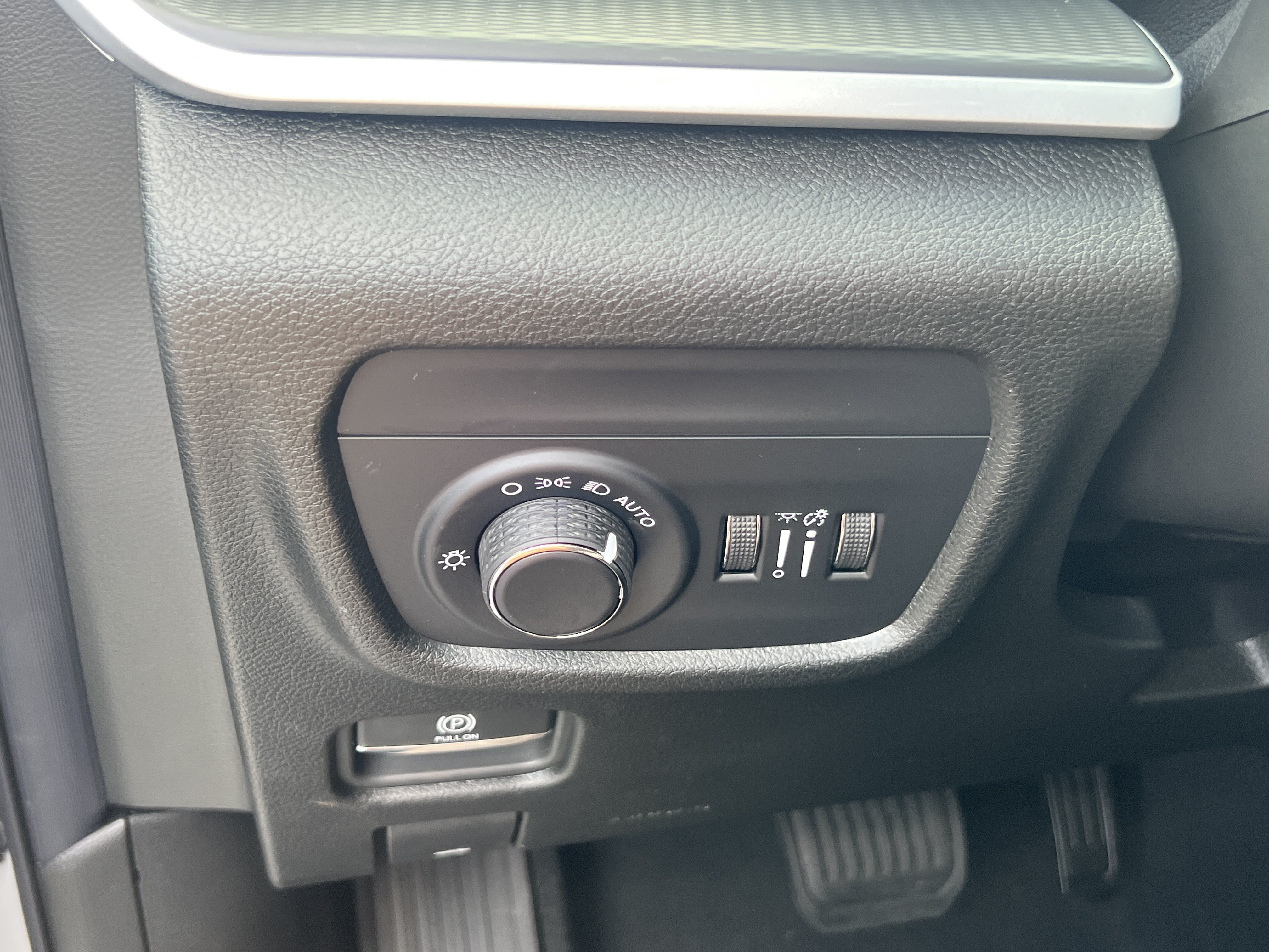 New 2026 Jeep Grand Cherokee Laredo X RWD image 28