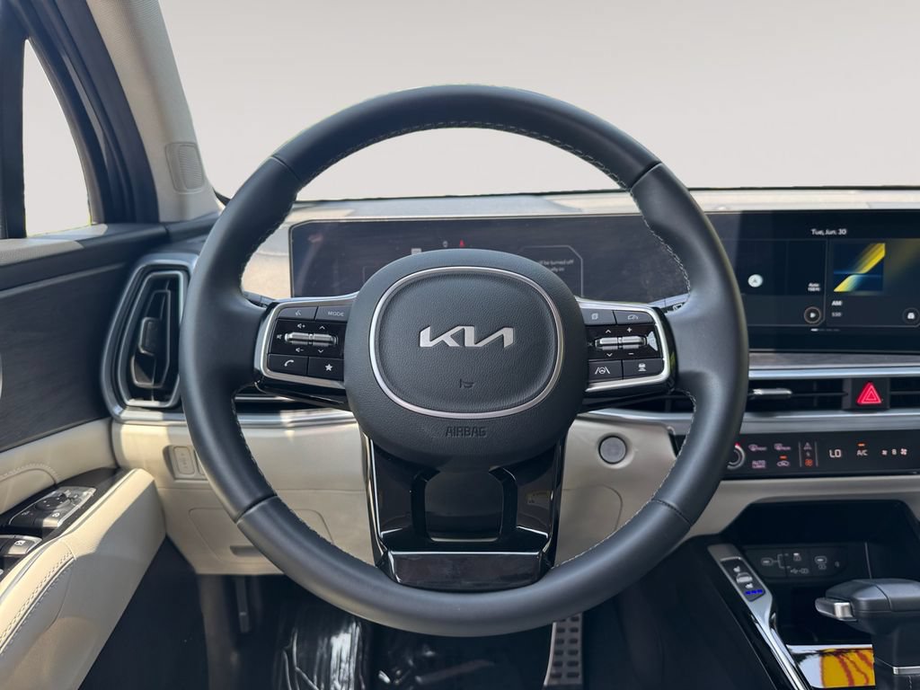 Used 2024 Kia Sorento SX AWD/4WD image 12