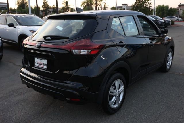 New 2025 Nissan Kicks Play S image 4