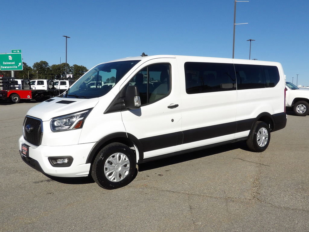 Used 2023 Ford Transit 350 XLT RWD image 3