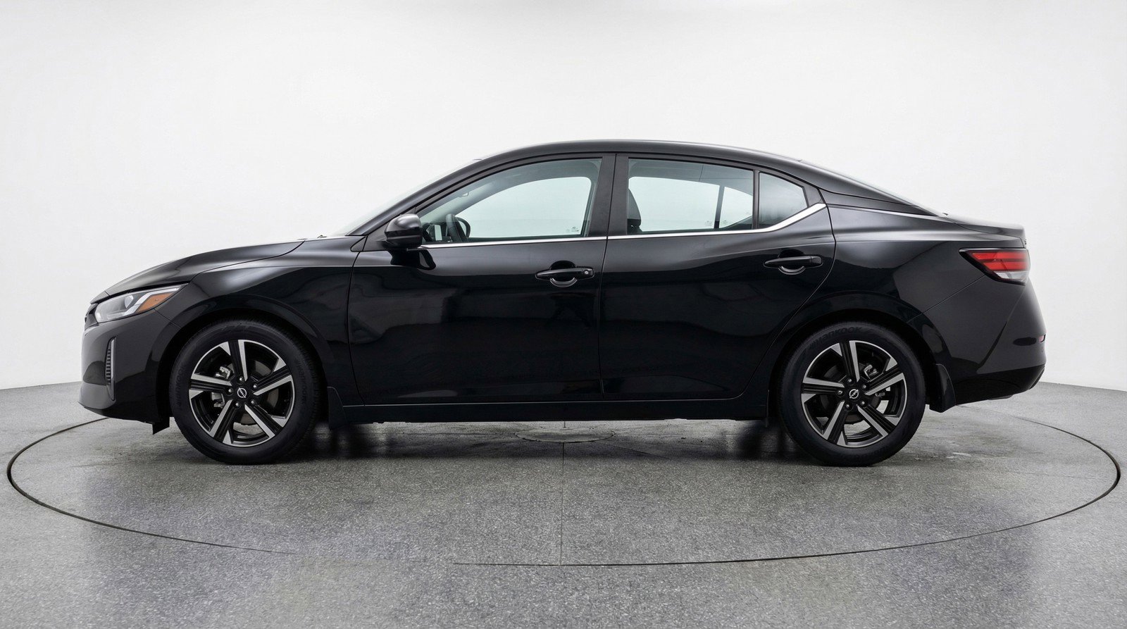 Used 2025 Nissan Sentra SV FWD image 5