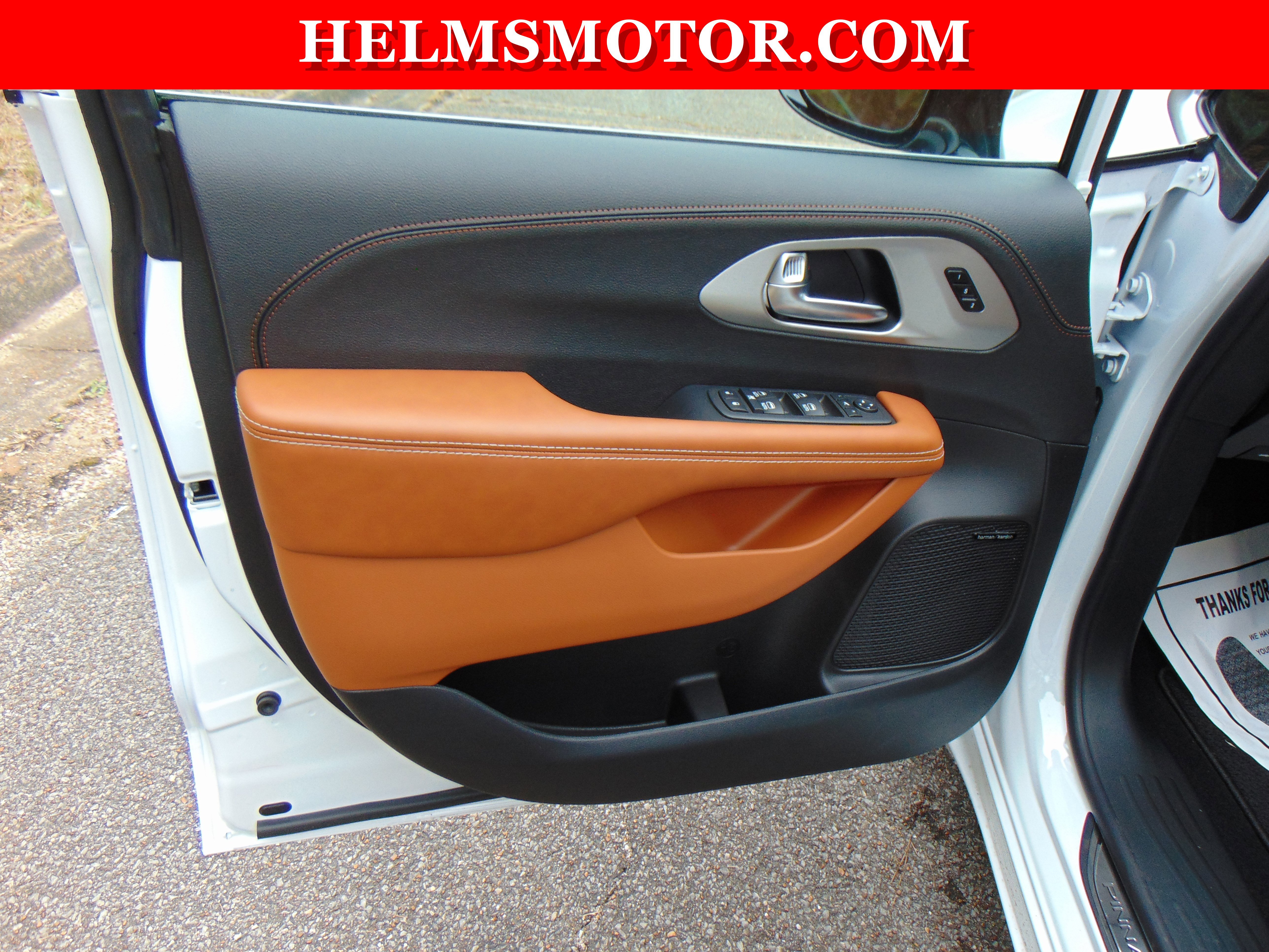 New 2026 Chrysler Pacifica Pinnacle image 23