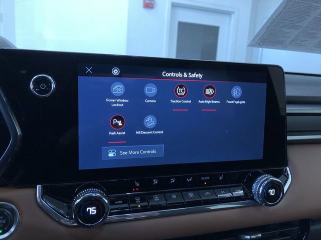 Used 2024 GMC Canyon AT4 w/ Technology Package image 23